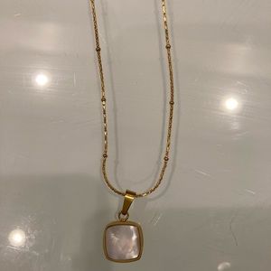 Mother pearl pendant gold plated new doesn’t tarnish